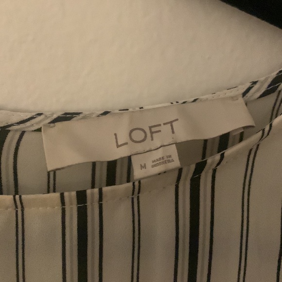 Loft top - medium with flowy sleeves - Picture 2 of 3